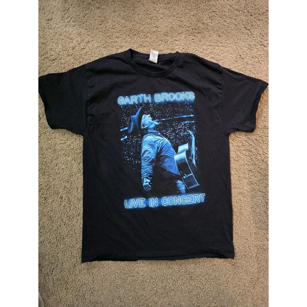 Garth Brooks "Live in Concert" Graphic T-Shirt - Men's Large